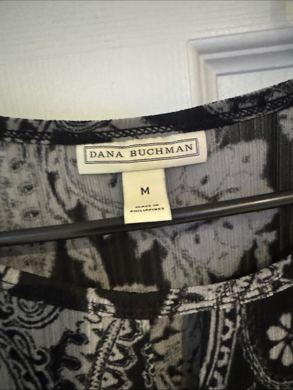 Dana Buchman Black & Gray Paisley A-Line Tunic - Picture 2 of 3
